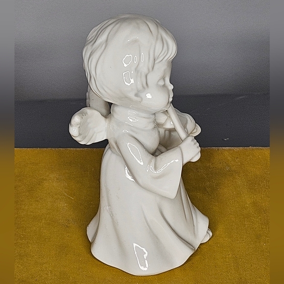 Vintage Enesco White Ceramic Musical Angel Figurine 4" - Picture 4 of 4